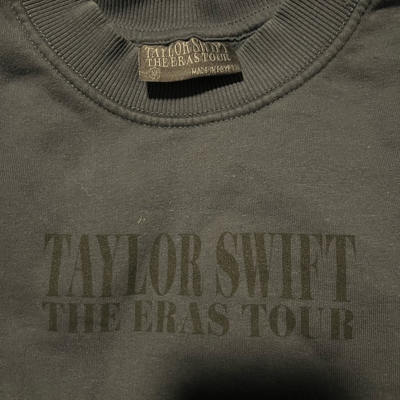 Taylor swift blue crewneck from eras tour. - Picture 3 of 3